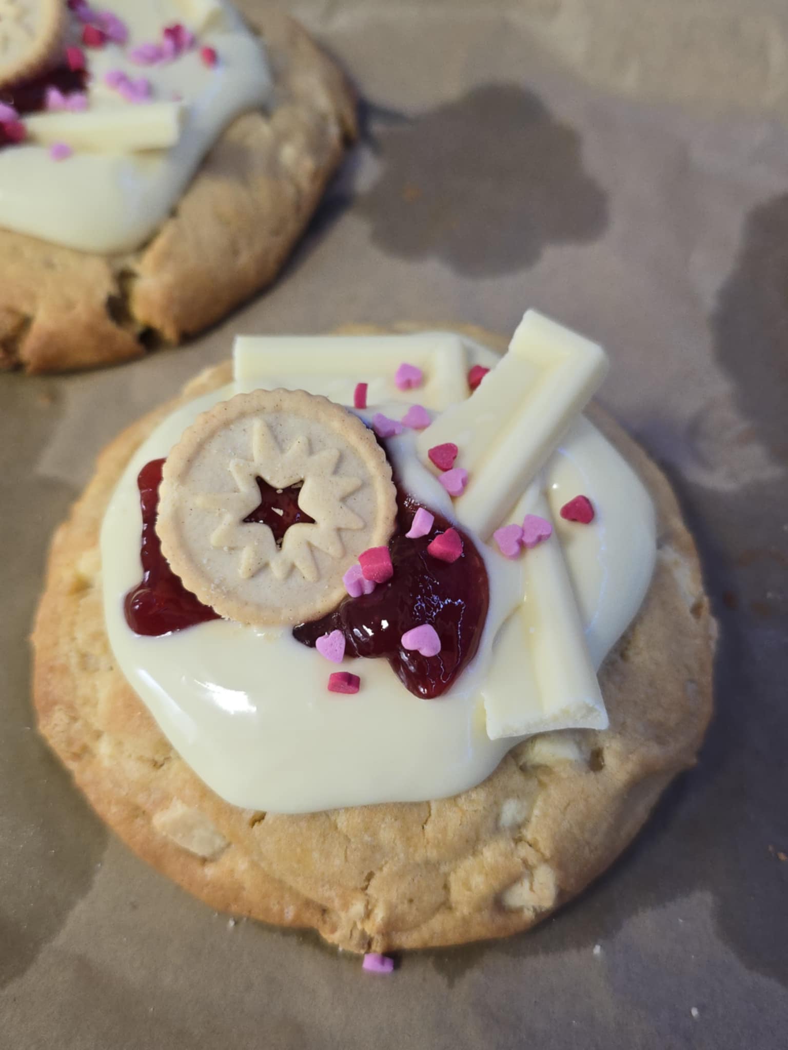 Jammie Dodger & White Chocolate Chunky Cookie